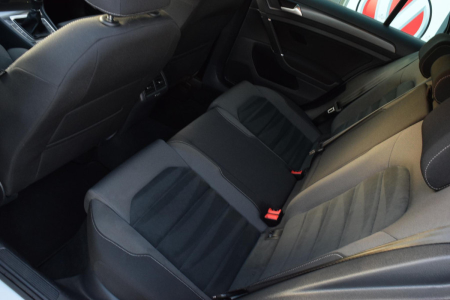 Volkswagen Golf 1.0 TSI Comf. Bus.|R-Line|Carplay|ACC|Massage