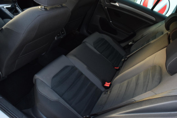 Volkswagen Golf 1.0 TSI Comf. Bus.|R-Line|Carplay|ACC|Massage