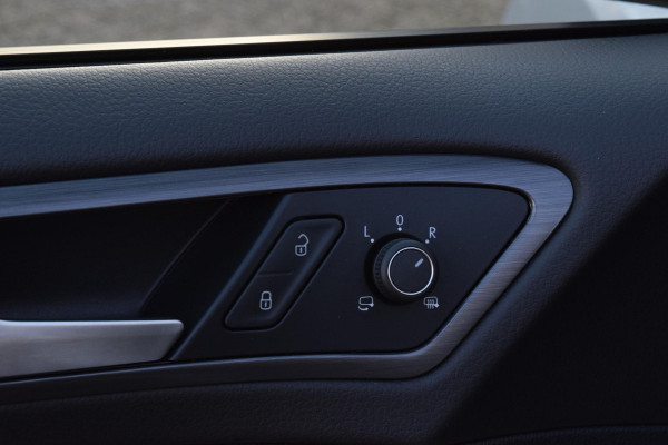 Volkswagen Golf 1.0 TSI Comf. Bus.|R-Line|Carplay|ACC|Massage