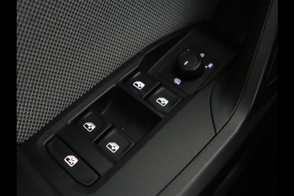 Seat Leon 1.0 TSI Style Intens | Trekhaak | Camera | Carplay | Navigatie | Adaptive cruise | DAB | Parkeerhulp | Full LED | Climate control