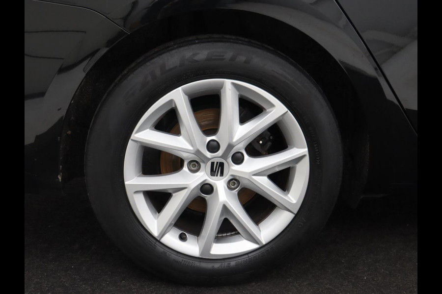 Seat Leon 1.0 TSI Style Intens | Trekhaak | Camera | Carplay | Navigatie | Adaptive cruise | DAB | Parkeerhulp | Full LED | Climate control