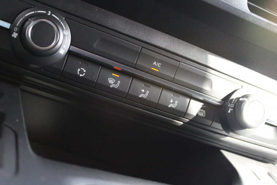 Peugeot e-Partner 136 L1 50 kWh 136pk - Airco - Cruise - PDC - Camera - Stoelverwarming - Rijklaar
