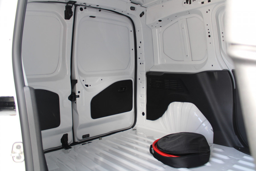 Peugeot e-Partner 136 L1 50 kWh 136pk - Airco - Cruise - PDC - Camera - Stoelverwarming - Rijklaar