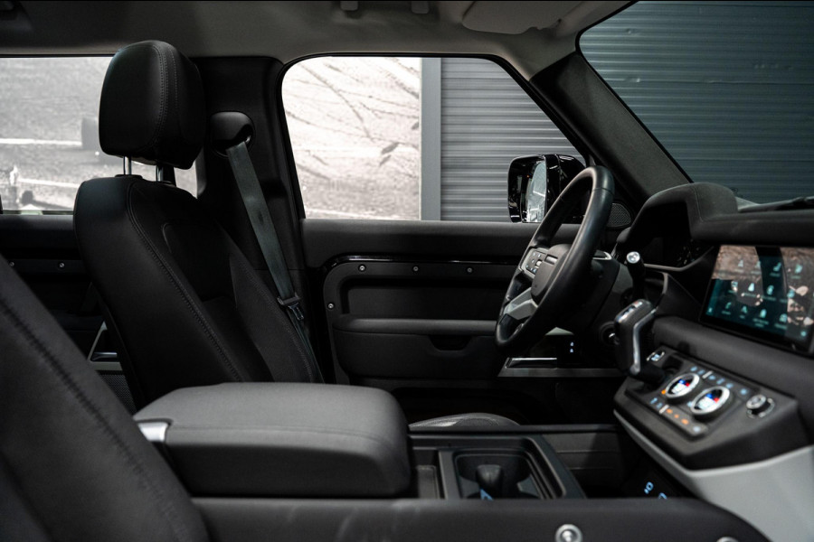 Land Rover Defender 110 2.0 P400e 110 XS Edition *Luchtvering / Panorama / Stoelventilatie / Meridian / Surround View / Keyless / Elektr. Trekhaak*