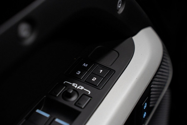 Land Rover Defender 110 2.0 P400e 110 XS Edition *Luchtvering / Panorama / Stoelventilatie / Meridian / Surround View / Keyless / Elektr. Trekhaak*