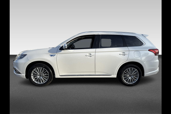 Mitsubishi Outlander 2.4 PHEV Intense+ schuifdak | trekhaak
