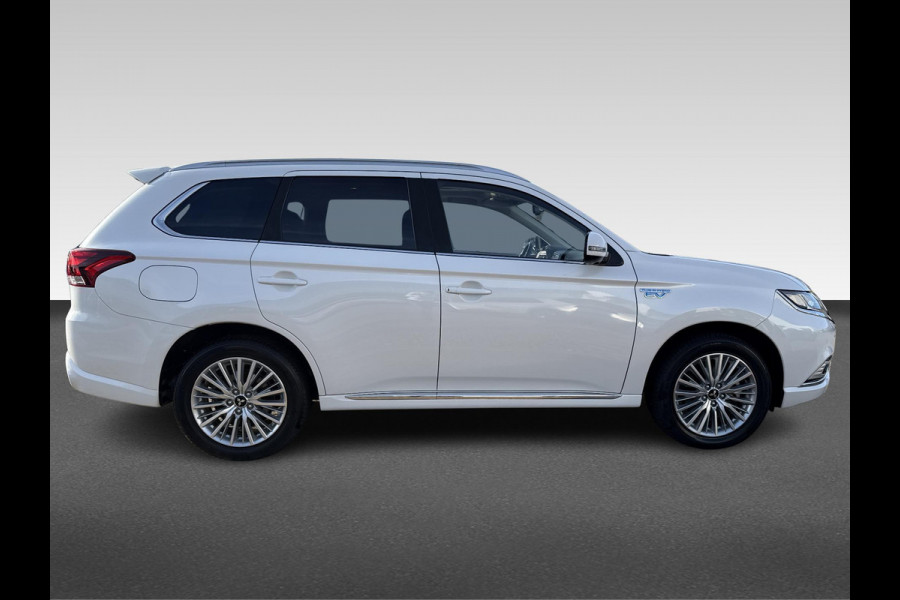 Mitsubishi Outlander 2.4 PHEV Intense+ schuifdak | trekhaak