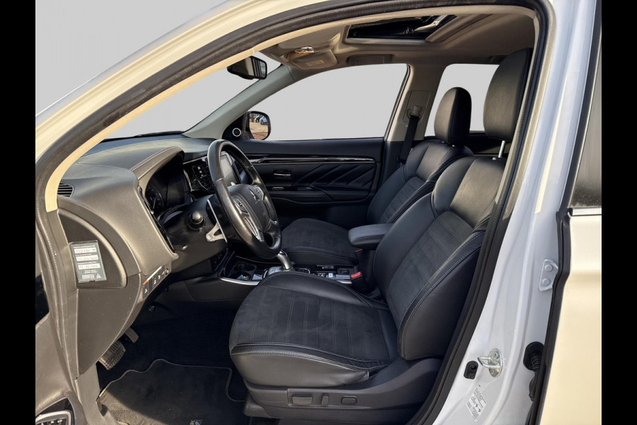 Mitsubishi Outlander 2.4 PHEV Intense+ schuifdak | trekhaak