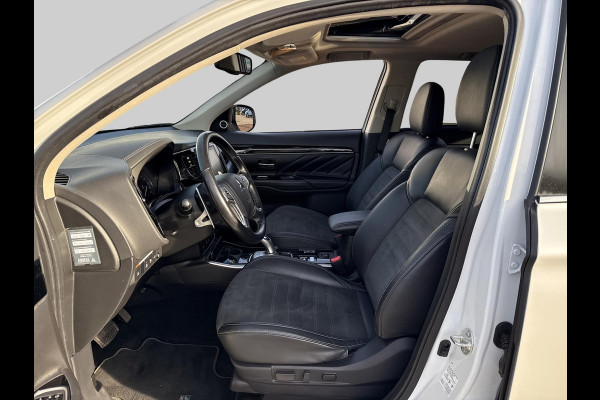 Mitsubishi Outlander 2.4 PHEV Intense+ schuifdak | trekhaak