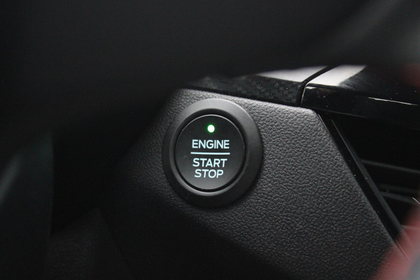 Ford Kuga 1.5 EcoBoost ST-Line | Trekhaak 1800KG | Stoel + Stuurverwarming | Climate Control | Navigatie | Cruise Control |
