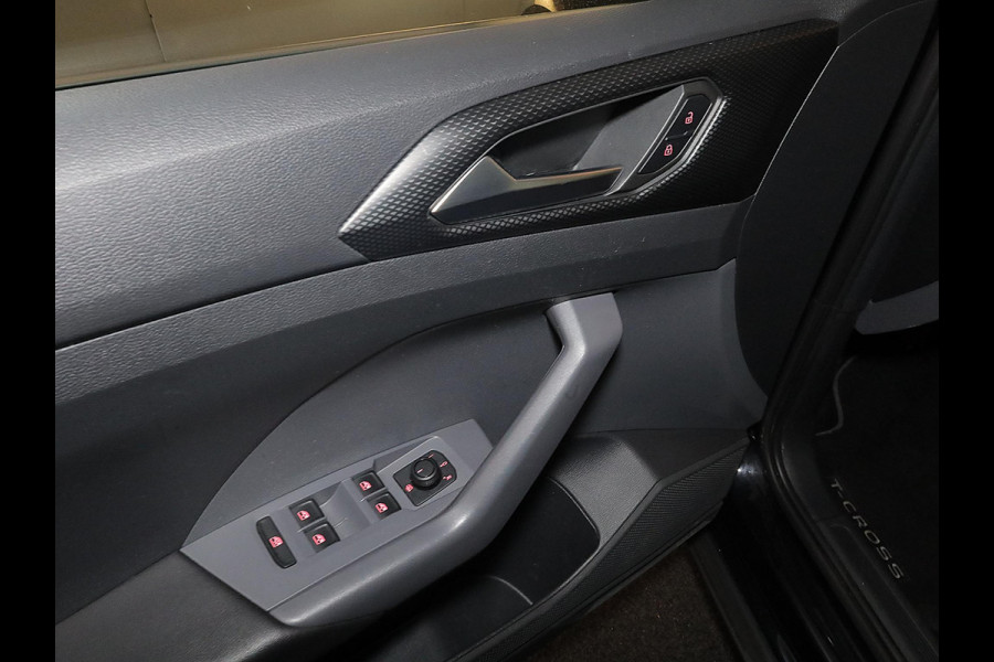 Volkswagen T-Cross 1.0 TSI Life 95pk 5bak| parksensors| airco| 18' LM-velgen