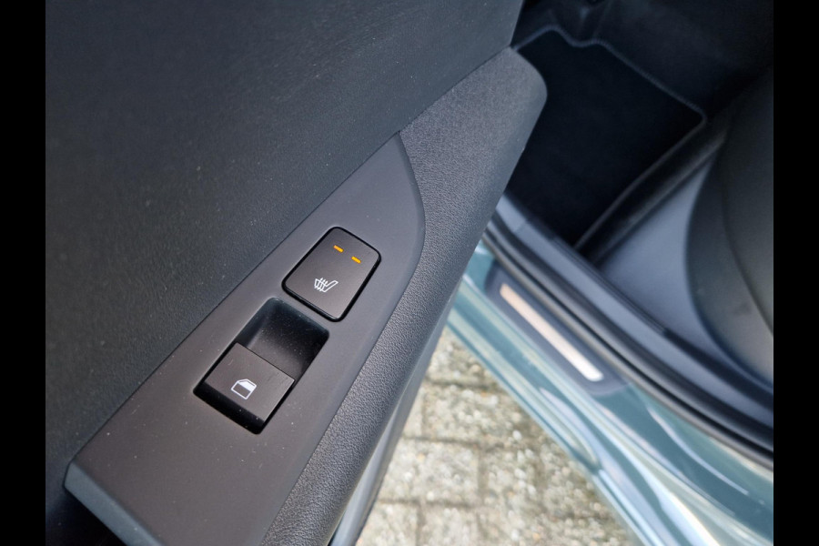 Kia Niro 1.6 GDi PHEV ExecutiveLine | Open Dak | Stoelventilatie | Dodehoek | Leder | Led |