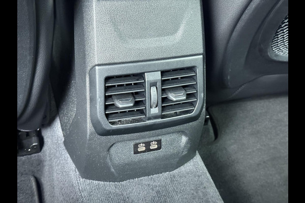 BMW 1-serie 118i Executive Edition M Sport | M SPORT | HARMAN & KARDON | ELEKTRISCHE ACHTERKLEP | CAMERA | ADAPTIVE CRUISE CONTROL | STOEL- & STUURVERWARMING | HEAD-UP | 19 INCH | INDIVIDUAL KLEUR STORM BAY METALLIC BOMVOL OPTIES