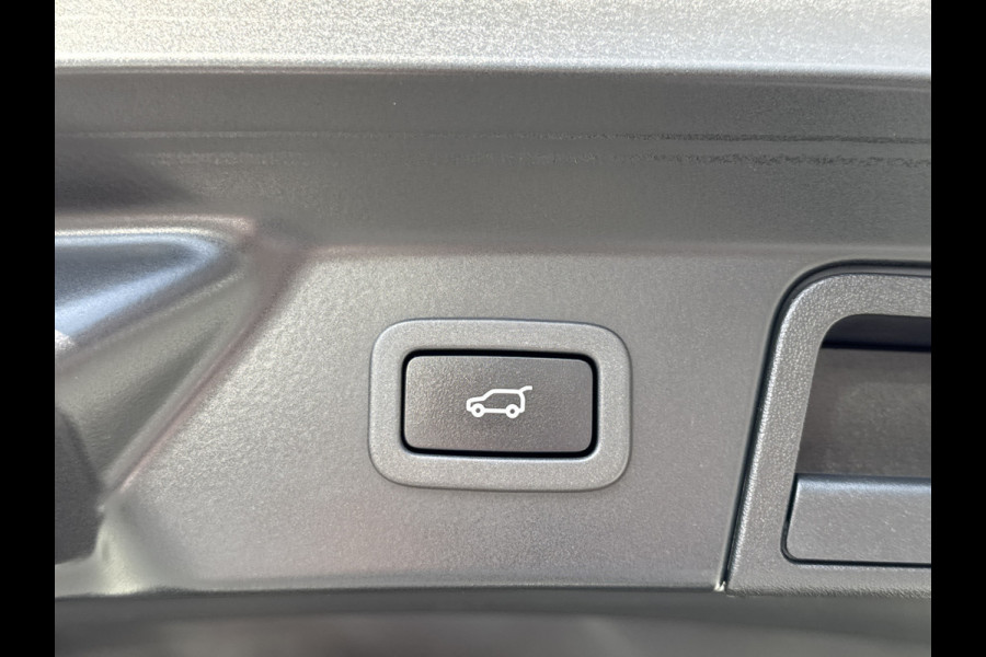 Land Rover Range Rover Velar 2.0 250PK AWD R-DYNAMIC BLACK PACK SE LEDER/VIRTUAL/PANORAMADAK