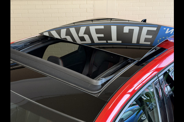 Renault Captur 1.3 TCe 160 R.S. Line | Groot Navi | Pano | Camera | Stoelverwarming | Led | 18" | 100% Dealer onderhouden!