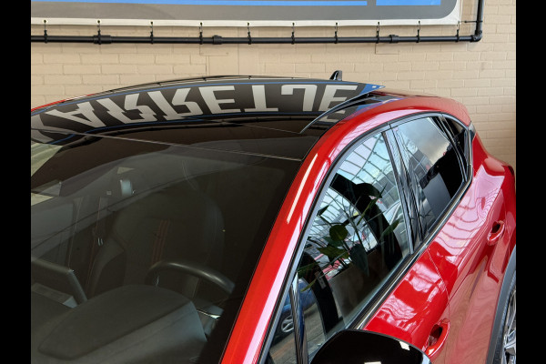 Renault Captur 1.3 TCe 160 R.S. Line | Groot Navi | Pano | Camera | Stoelverwarming | Led | 18" | 100% Dealer onderhouden!