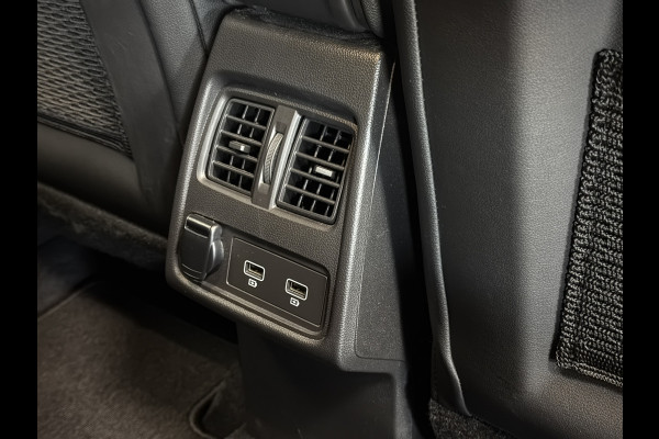 Renault Captur 1.3 TCe 160 R.S. Line | Groot Navi | Pano | Camera | Stoelverwarming | Led | 18" | 100% Dealer onderhouden!