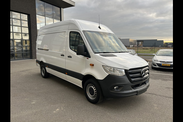 Mercedes-Benz Sprinter 317 CDI L2 H2 MBUX / 360 Camera / Parkeersensoren / Navigatie / Cruise control / Airco / 270 Graden achterdeuren