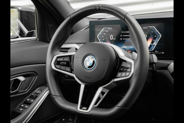 BMW 3-serie 330e M-Sport - LCI 2 - Schuifdak - Trekhaak - Widescreen - Hifi - Camera
