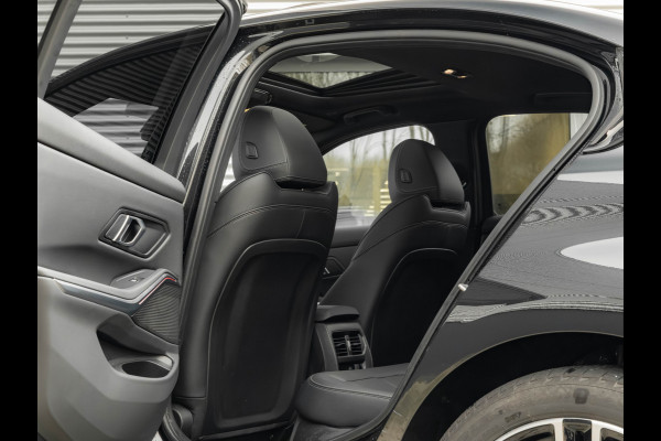 BMW 3-serie 330e M-Sport - LCI 2 - Schuifdak - Trekhaak - Widescreen - Hifi - Camera