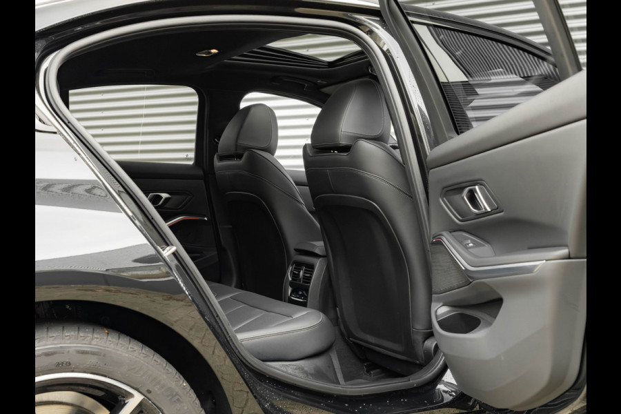 BMW 3-serie 330e M-Sport - LCI 2 - Schuifdak - Trekhaak - Widescreen - Hifi - Camera