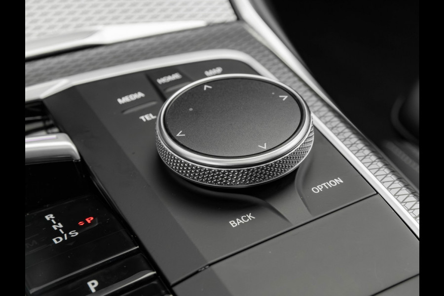 BMW 3-serie 330e M-Sport - LCI 2 - Schuifdak - Trekhaak - Widescreen - Hifi - Camera