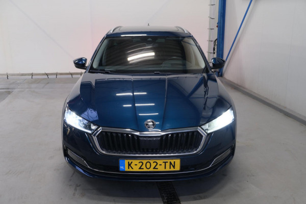Škoda Octavia Combi 1.0 e-TSI Business Edition Plus Automaat - N.A.P. Airco, Cruise, Navi, PDC, Camera, Trekhaak.