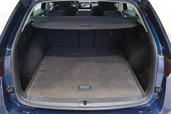 Škoda Octavia Combi 1.0 e-TSI Business Edition Plus Automaat - N.A.P. Airco, Cruise, Navi, PDC, Camera, Trekhaak.