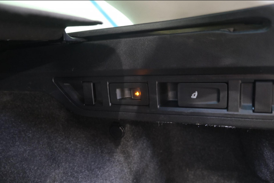 Škoda Octavia Combi 1.0 e-TSI Business Edition Plus Automaat - N.A.P. Airco, Cruise, Navi, PDC, Camera, Trekhaak.