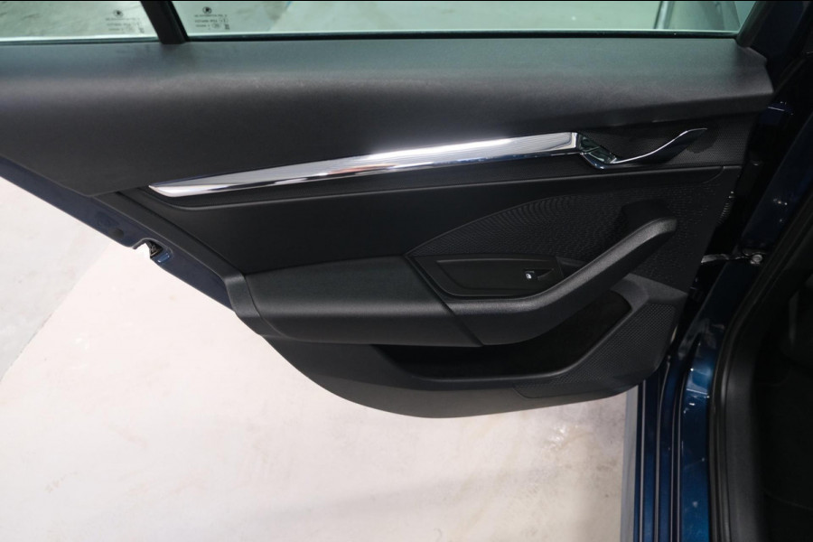 Škoda Octavia Combi 1.0 e-TSI Business Edition Plus Automaat - N.A.P. Airco, Cruise, Navi, PDC, Camera, Trekhaak.