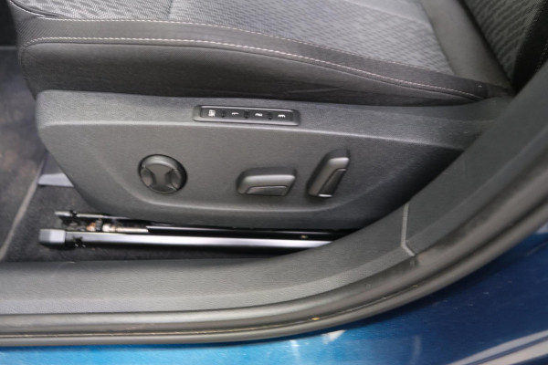 Škoda Octavia Combi 1.0 e-TSI Business Edition Plus Automaat - N.A.P. Airco, Cruise, Navi, PDC, Camera, Trekhaak.