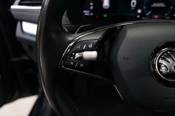 Škoda Octavia Combi 1.0 e-TSI Business Edition Plus Automaat - N.A.P. Airco, Cruise, Navi, PDC, Camera, Trekhaak.