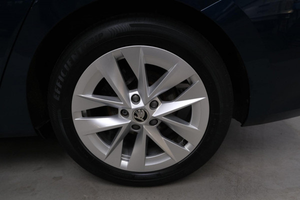 Škoda Octavia Combi 1.0 e-TSI Business Edition Plus Automaat - N.A.P. Airco, Cruise, Navi, PDC, Camera, Trekhaak.