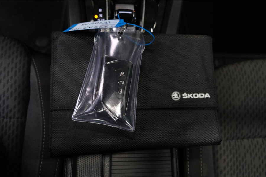 Škoda Octavia Combi 1.0 e-TSI Business Edition Plus Automaat - N.A.P. Airco, Cruise, Navi, PDC, Camera, Trekhaak.