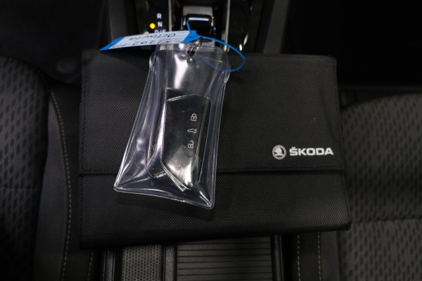 Škoda Octavia Combi 1.0 e-TSI Business Edition Plus Automaat - N.A.P. Airco, Cruise, Navi, PDC, Camera, Trekhaak.