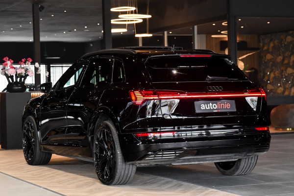 Audi e-tron E-tron 55 quattro S-Line 95 kWh. Pano, Luchtvering, Leder, Camera, Dodeh, CarPlay!