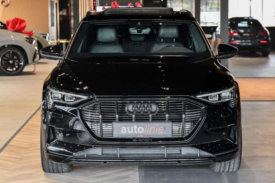 Audi e-tron E-tron 55 quattro S-Line 95 kWh. Pano, Luchtvering, Leder, Camera, Dodeh, CarPlay!