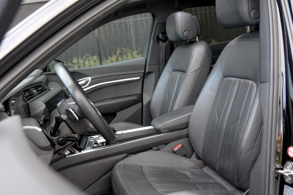 Audi e-tron E-tron 55 quattro S-Line 95 kWh. Pano, Luchtvering, Leder, Camera, Dodeh, CarPlay!