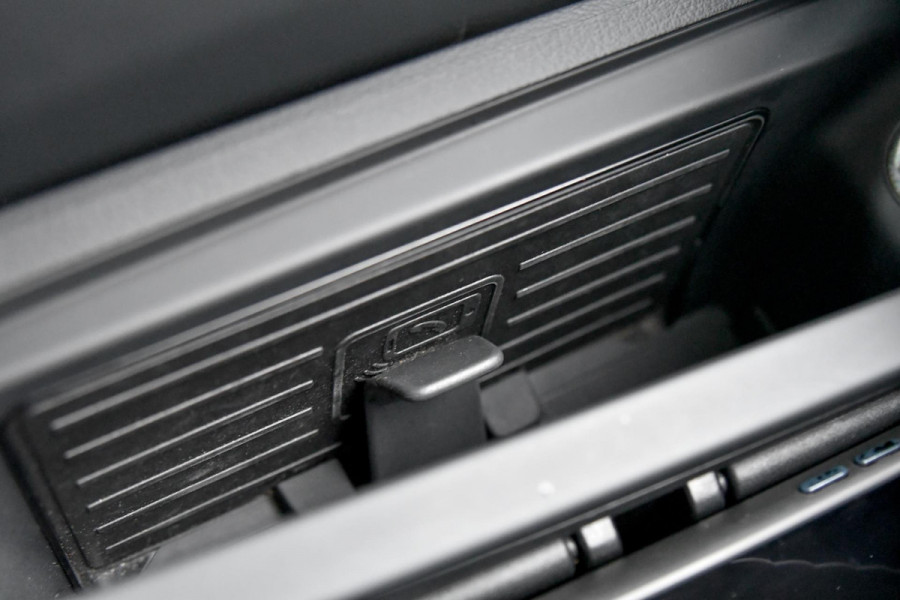 Audi e-tron E-tron 55 quattro S-Line 95 kWh. Pano, Luchtvering, Leder, Camera, Dodeh, CarPlay!