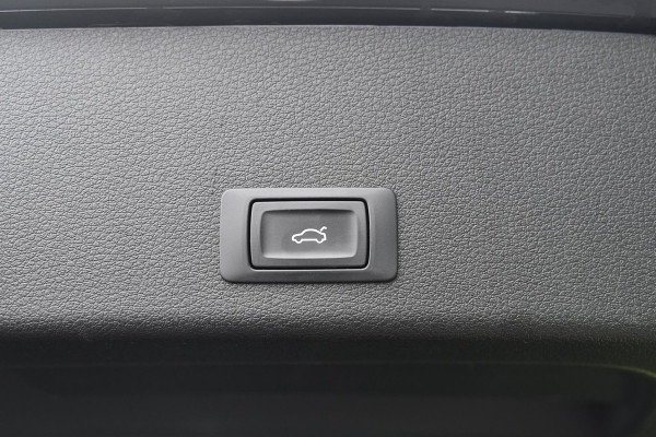Audi e-tron E-tron 55 quattro S-Line 95 kWh. Pano, Luchtvering, Leder, Camera, Dodeh, CarPlay!