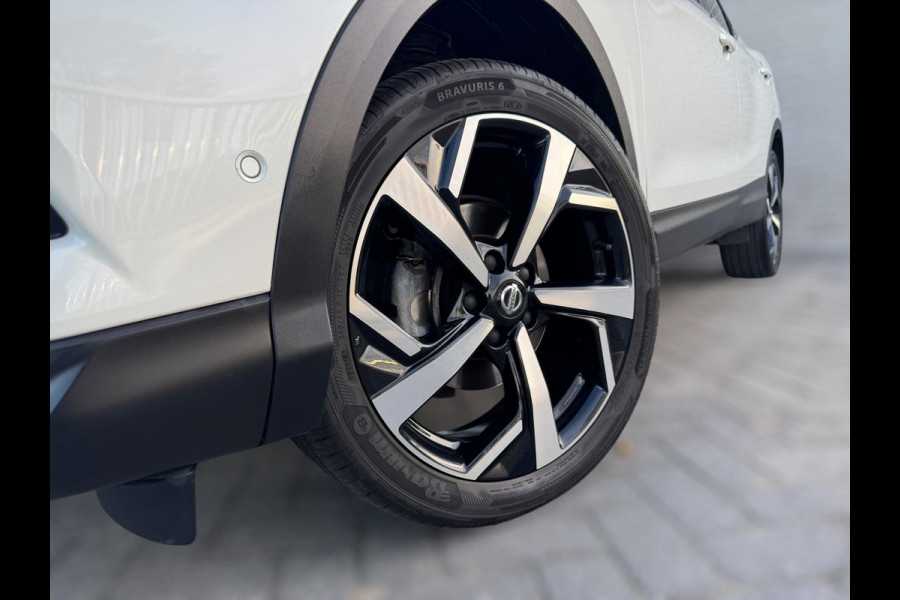 Nissan QASHQAI 1.3 DIG-T Tekna + TREKHAAK AFN. / 360 CAMERA / ST. VERWARMING / PANORAMADAK / NAVIGATIE / CARPLAY / CRUISE / PARELM