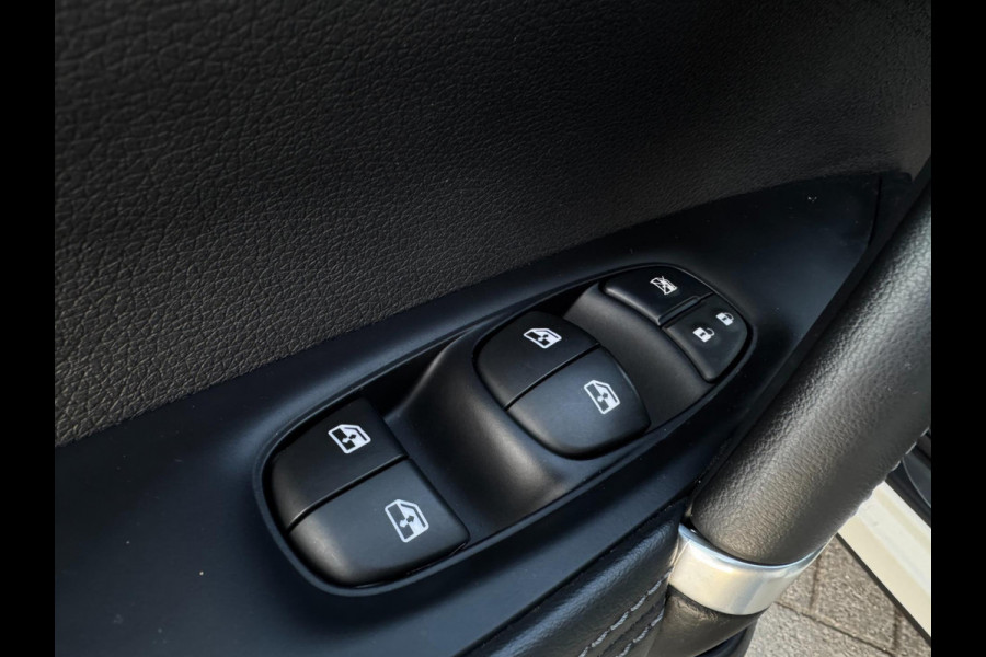Nissan QASHQAI 1.3 DIG-T Tekna + TREKHAAK AFN. / 360 CAMERA / ST. VERWARMING / PANORAMADAK / NAVIGATIE / CARPLAY / CRUISE / PARELM