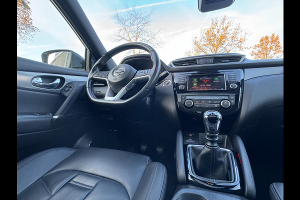 Nissan QASHQAI 1.3 DIG-T Tekna + TREKHAAK AFN. / 360 CAMERA / ST. VERWARMING / PANORAMADAK / NAVIGATIE / CARPLAY / CRUISE / PARELM