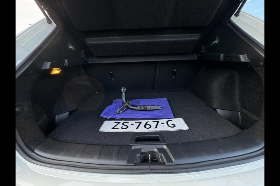 Nissan QASHQAI 1.3 DIG-T Tekna + TREKHAAK AFN. / 360 CAMERA / ST. VERWARMING / PANORAMADAK / NAVIGATIE / CARPLAY / CRUISE / PARELM