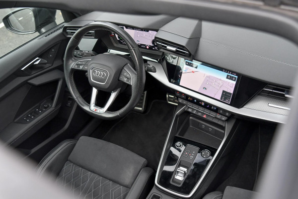 Audi A3 Sportback 40 TFSI e 3x S-Line. RS Zetels, Pano, ACC, Keyless, Camera, Matrix, 19'', CarPlay!