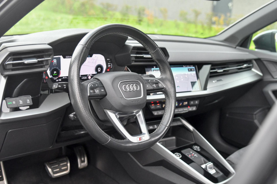 Audi A3 Sportback 40 TFSI e 3x S-Line. RS Zetels, Pano, ACC, Keyless, Camera, Matrix, 19'', CarPlay!