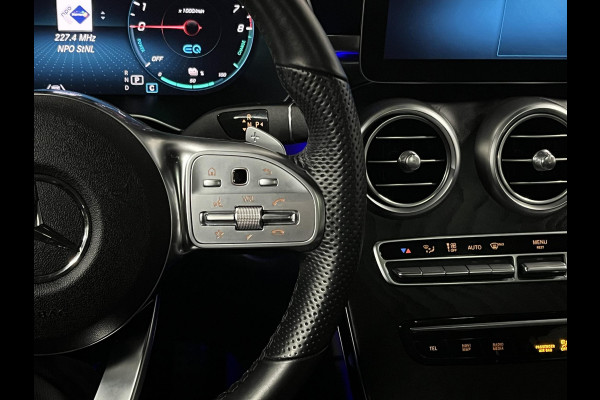 Mercedes-Benz GLC 300e 4MATIC Trekhaak | Adaptive Cruise control | Open dak | Memory seats | Ambiente verlichting | Stoelverwarming