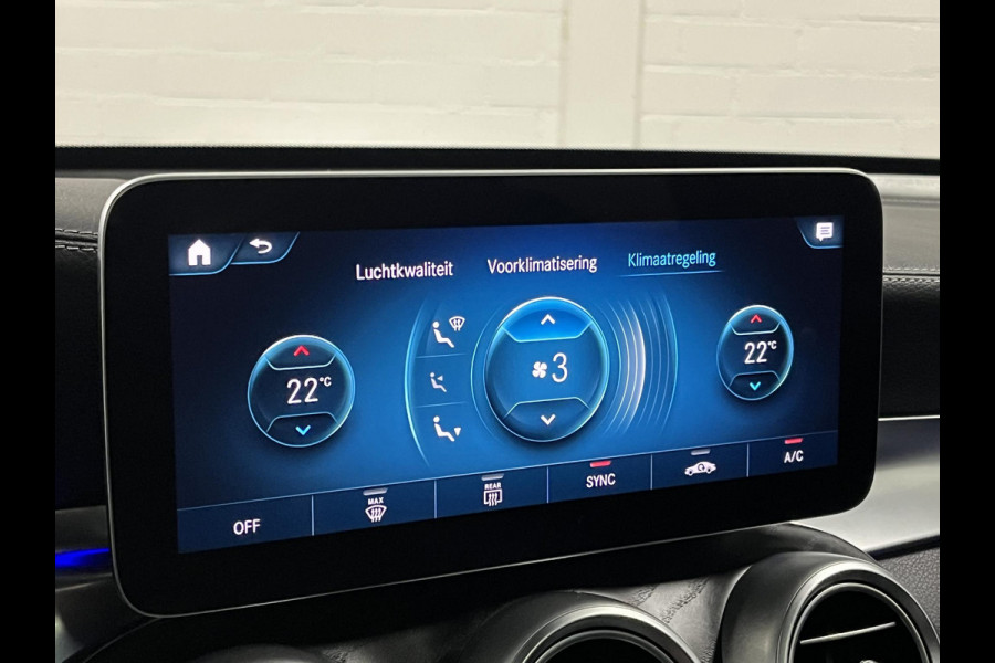 Mercedes-Benz GLC 300e 4MATIC Trekhaak | Adaptive Cruise control | Open dak | Memory seats | Ambiente verlichting | Stoelverwarming