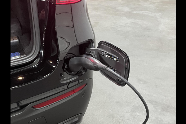 Mercedes-Benz GLC 300e 4MATIC Trekhaak | Adaptive Cruise control | Open dak | Memory seats | Ambiente verlichting | Stoelverwarming