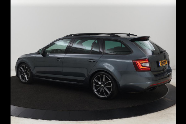 Škoda Octavia 2.0 TSI RS 245 Business | Panoramadak | Stoelverwarming | Adaptive cruise | Camera | Carplay | Achterbankverwarming | Full LED | Keyless | Navigatie
